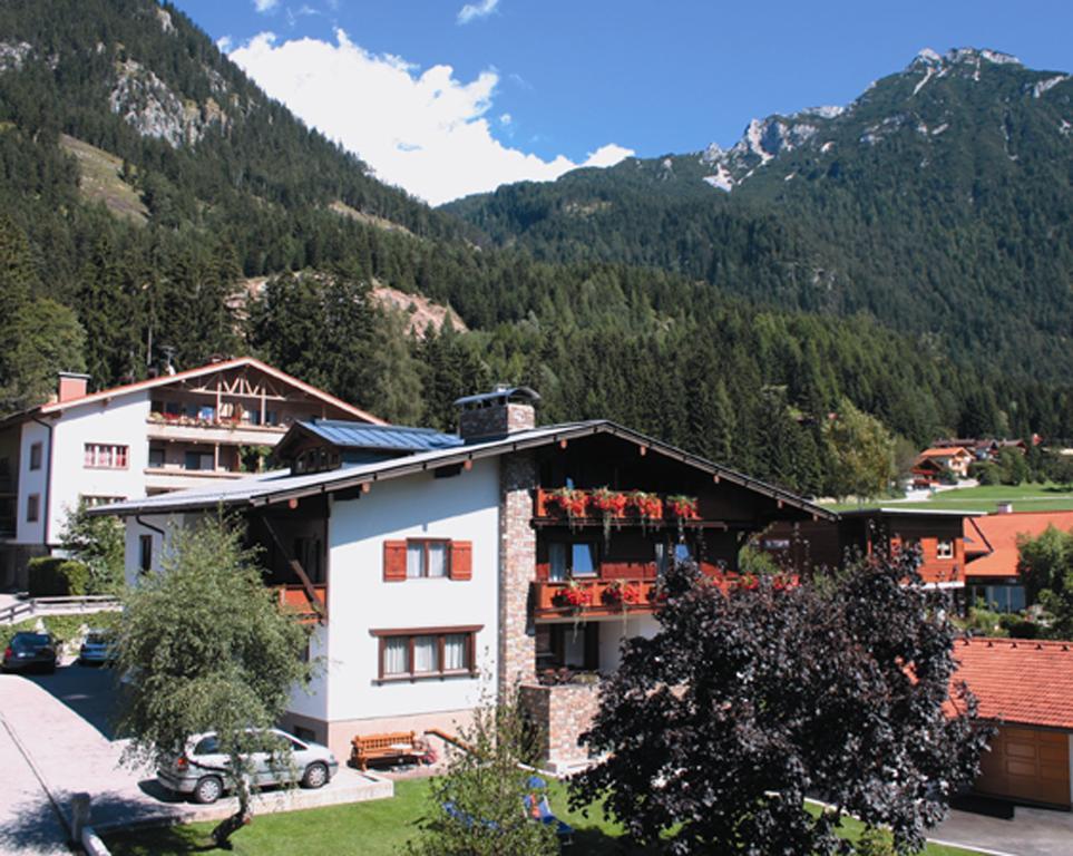 Gaestehaus Alpina Maurach  Exterior photo