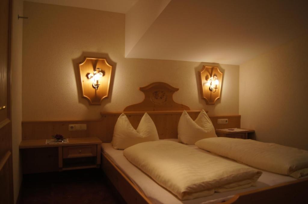 Gaestehaus Alpina Maurach  Room photo