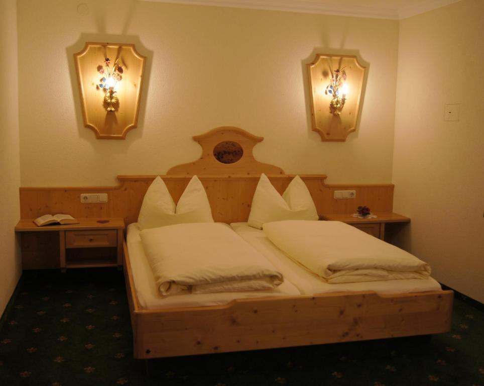 Gaestehaus Alpina Maurach  Room photo
